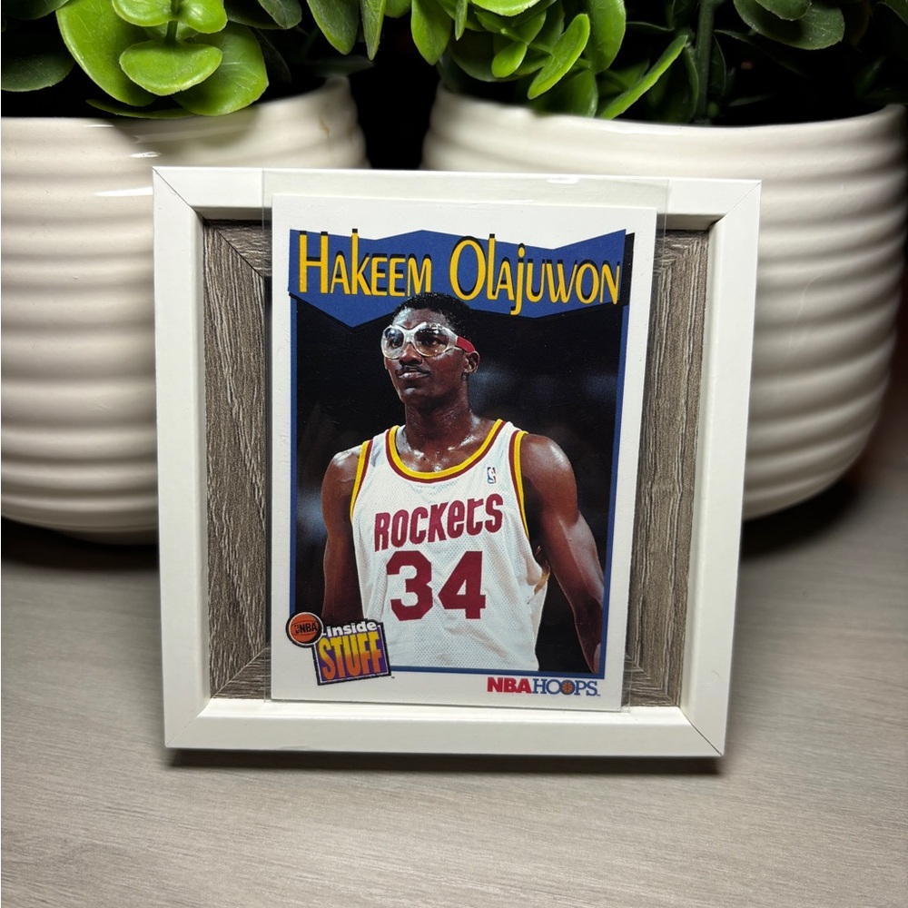 1991-92 NBA Hoops Hakeem Olajuwon card #304 Inside Stuff